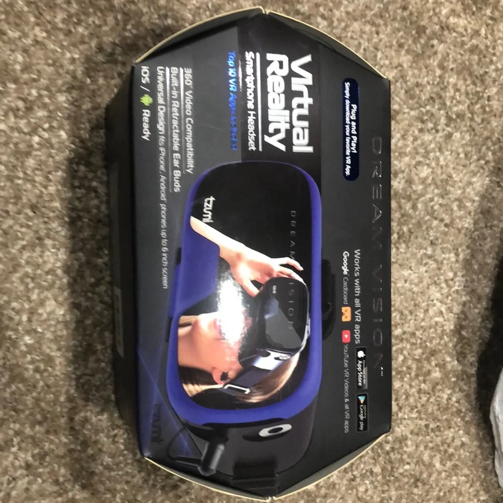 Virtual reality smartphone headset